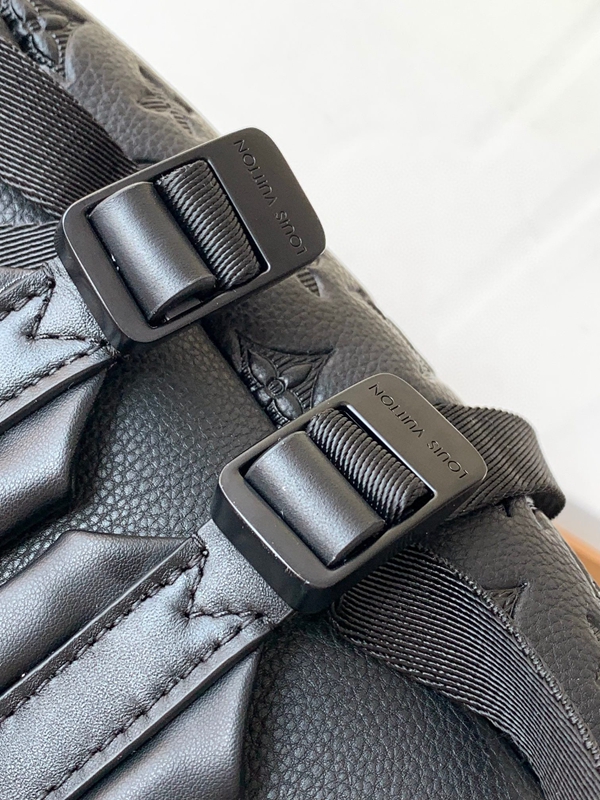 ルイヴィトンバッグ角部分ディテール